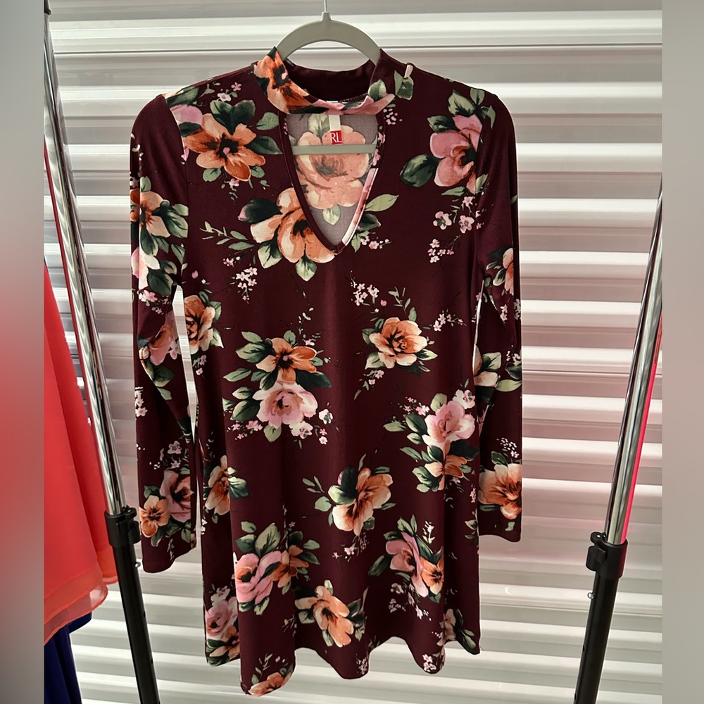 Floral long sleeve keyhole dress